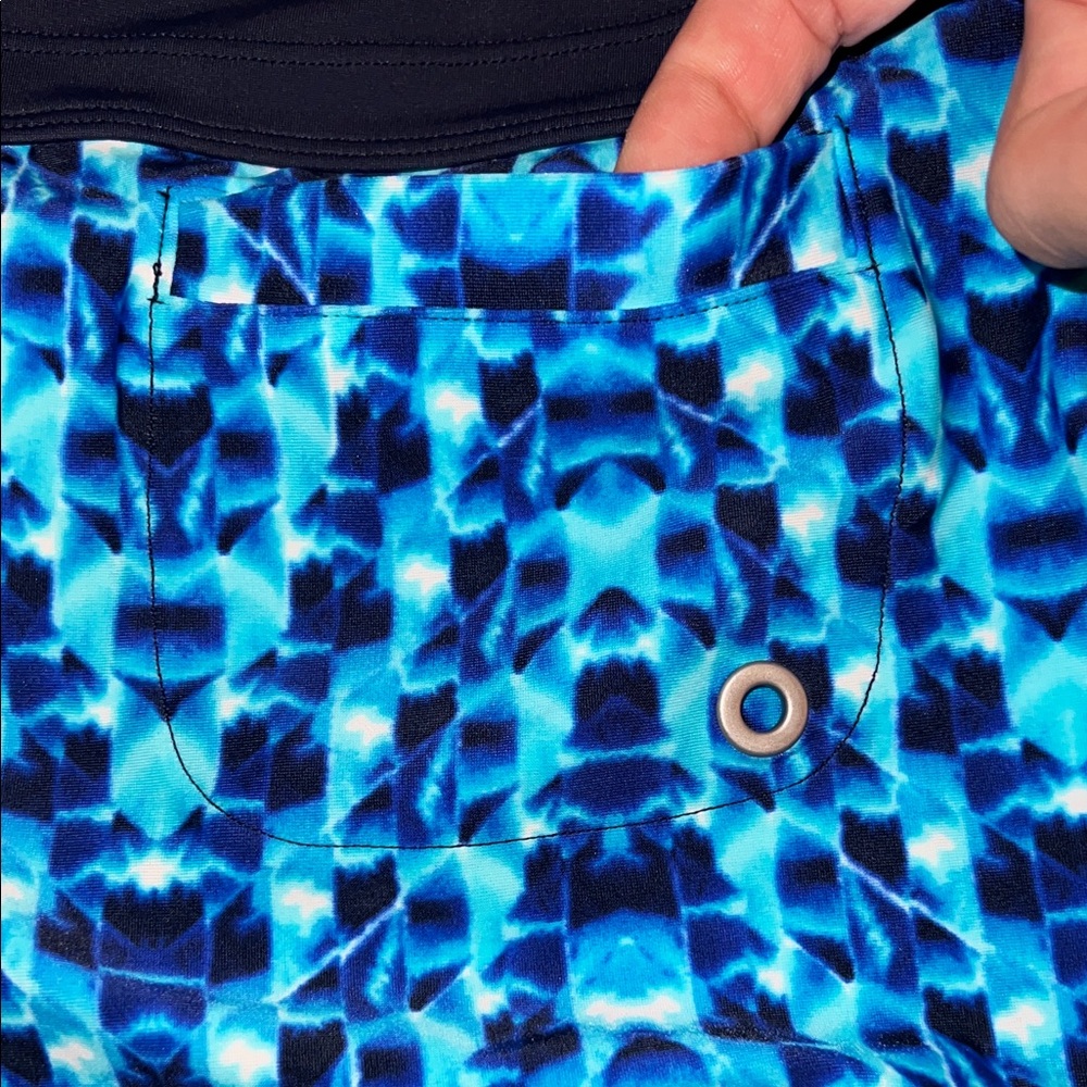 🆕 NWOT Athleta Blue/Navy/White Geometric Swim/Athletic Shorts Size L - Picture 6 of 7